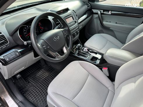 Kia Sorento 2014 серый - фото 38