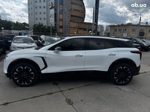 Chevrolet Blazer 2024 белый - фото 4