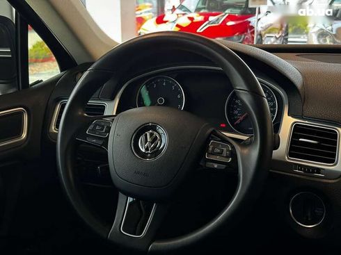 Volkswagen Touareg 2015 - фото 24