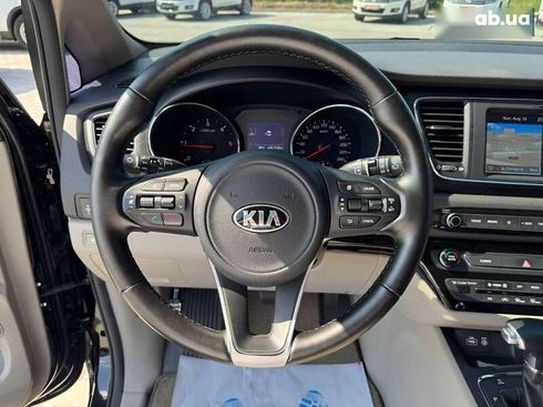 Kia Carnival 2017 - фото 10
