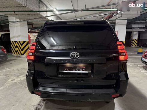 Toyota Land Cruiser Prado 2023 - фото 10