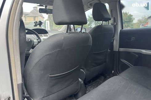 Toyota Yaris 2006 - фото 18