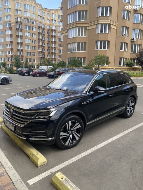 Volkswagen Touareg 2022 - фото 23