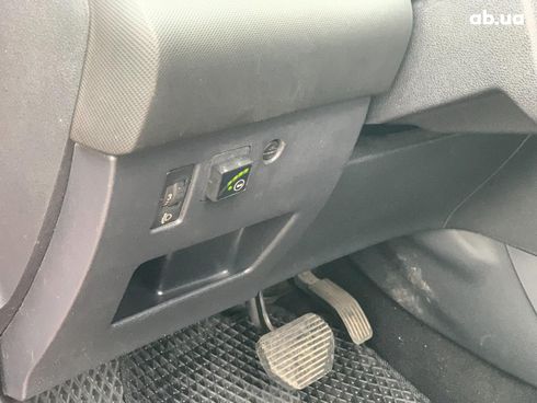 Peugeot 308 2010 красный - фото 23