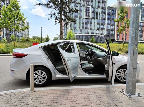 Hyundai Elantra 2016 - фото 25