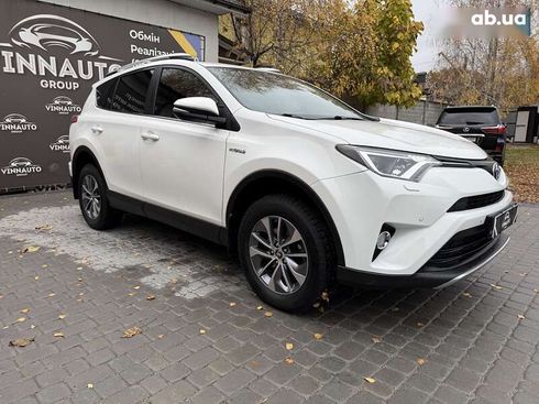 Toyota RAV4 2018 - фото 12