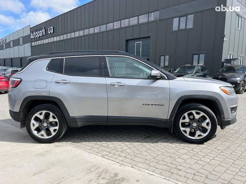 Jeep Compass 2018 серый - фото 9