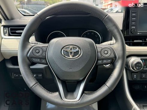 Toyota RAV4 2021 - фото 25