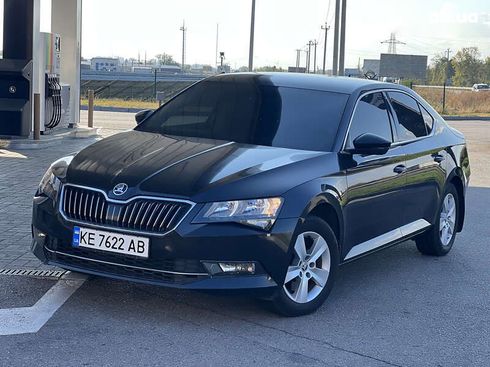 Skoda Superb 2015 - фото 11