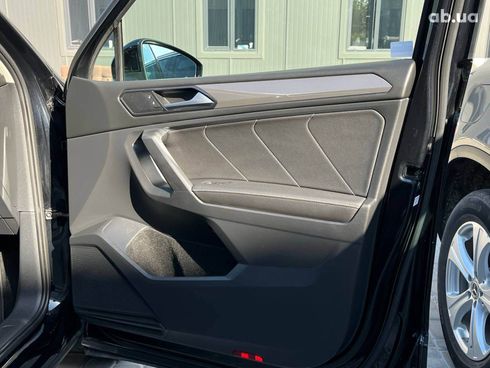 Volkswagen Tiguan 2021 черный - фото 13