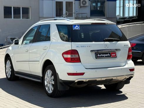 Mercedes-Benz M-Класс 2010 белый - фото 8