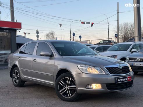 Skoda Octavia 2012 бежевый - фото 11