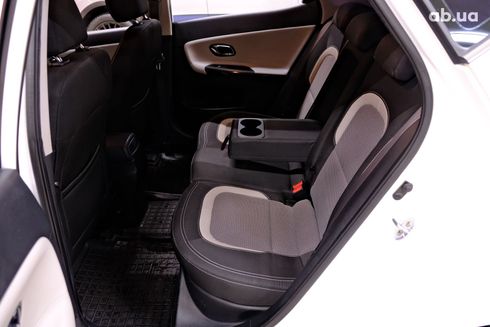 Kia Cee'd 2016 белый - фото 9