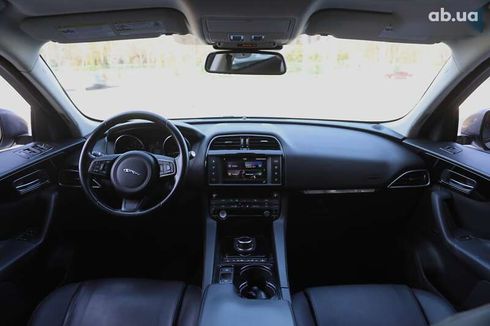 Jaguar F-Pace 2016 - фото 10