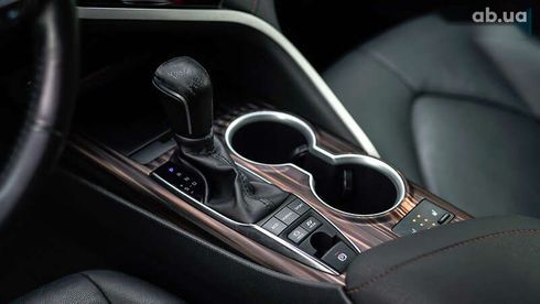 Toyota Camry 2020 - фото 28