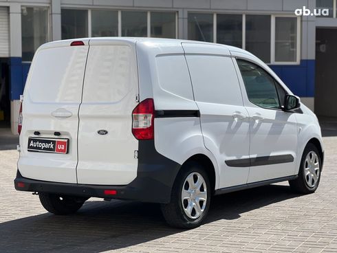 Ford Tourneo Courier 2015 белый - фото 9