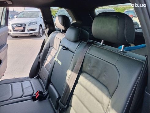 Volkswagen Tiguan 2021 синий - фото 28