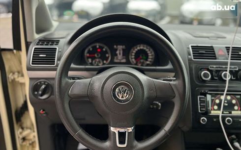 Volkswagen Touran 2015 - фото 11