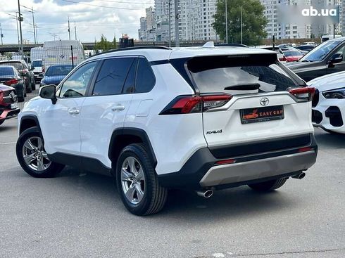 Toyota RAV4 2022 - фото 6