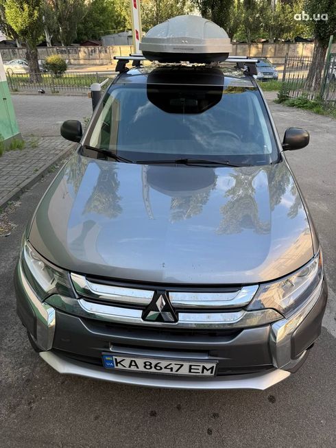 Mitsubishi Outlander 2018 серый - фото 15