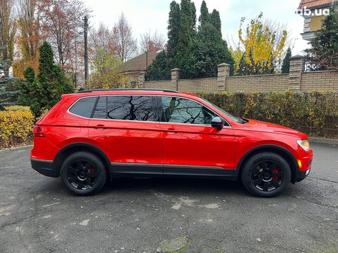 Volkswagen Tiguan 2018 оранжевый - фото 4