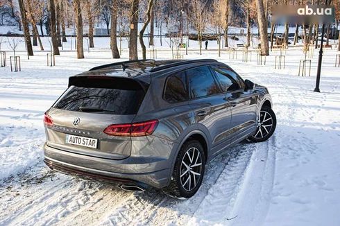 Volkswagen Touareg 2019 - фото 13