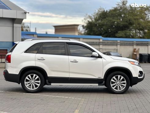 Kia Sorento 2011 белый - фото 12