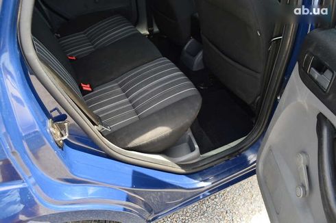 Ford Focus 2010 - фото 15
