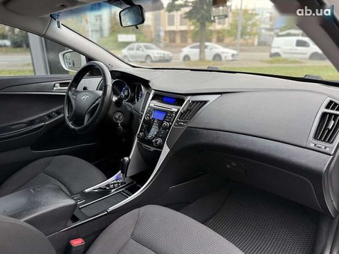 Hyundai Sonata 2010 - фото 12