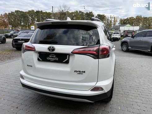 Toyota RAV4 2017 - фото 16