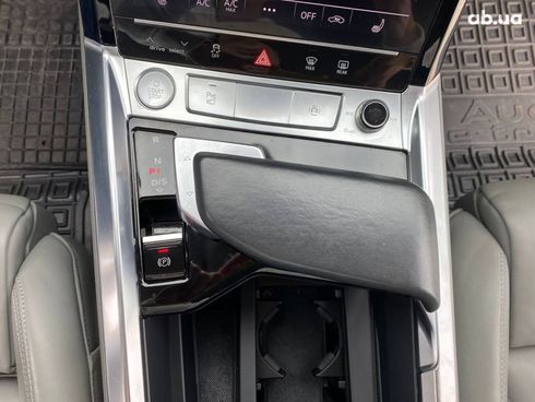 Audi E-Tron 2019 синий - фото 27
