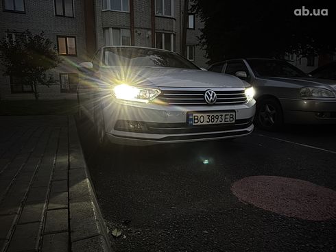Volkswagen Passat 2015 белый - фото 13