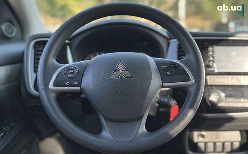 Mitsubishi Outlander 2017 - фото 15