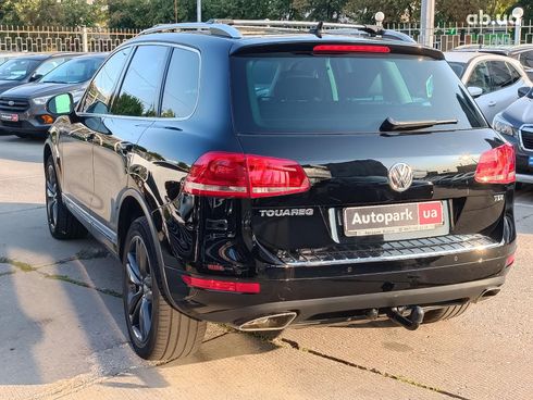 Volkswagen Touareg 2011 черный - фото 12