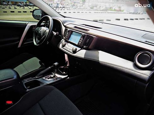 Toyota RAV4 2017 - фото 19