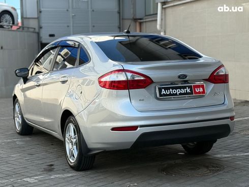 Ford Fiesta 2019 серый - фото 8