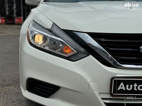 Nissan Altima 2018 белый - фото 12