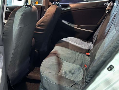 Hyundai Accent 2011 белый - фото 10