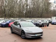 Продаж вживаних Tesla Model 3 в Київській області - купити на Автобазарі