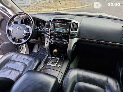 Toyota Land Cruiser 2012 - фото 26