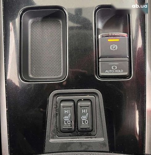 Mitsubishi Outlander 2020 - фото 22