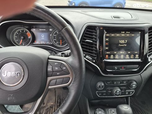 Jeep Cherokee 2018 серый - фото 13