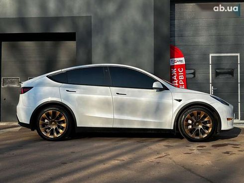 Tesla Model Y 2023 - фото 10