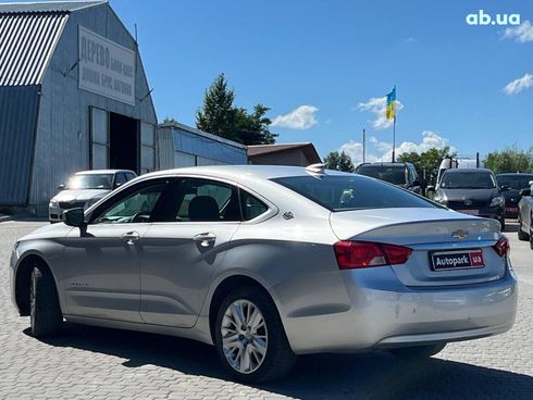 Chevrolet Impala 2016 серый - фото 7