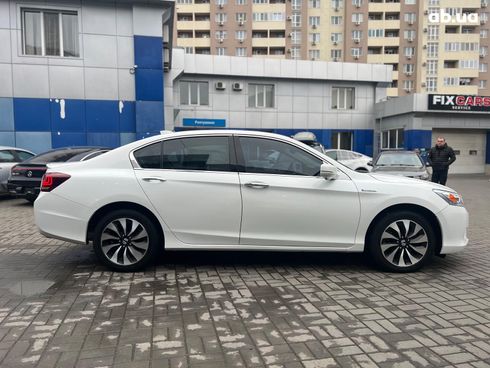 Honda Accord 2015 белый - фото 6