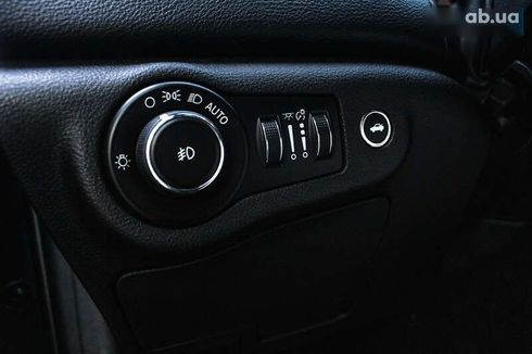 Chrysler 200 2015 - фото 24
