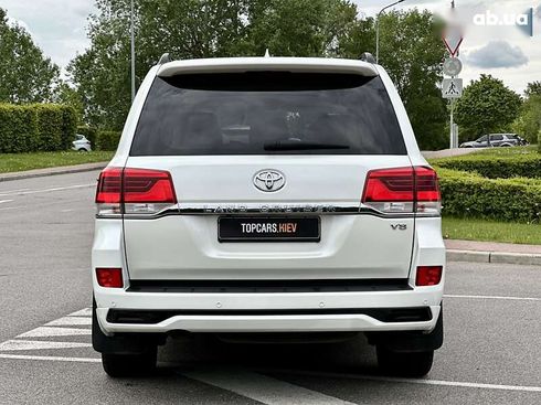 Toyota Land Cruiser 2017 - фото 14
