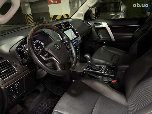 Toyota Land Cruiser Prado 2020 - фото 26