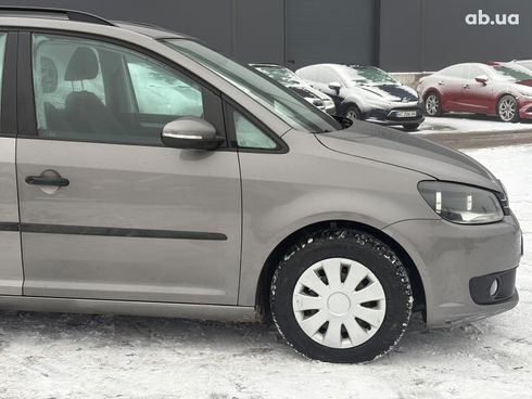 Volkswagen Touran 2011 серый - фото 4