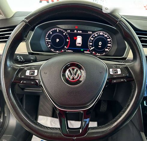 Volkswagen Passat 2017 - фото 12